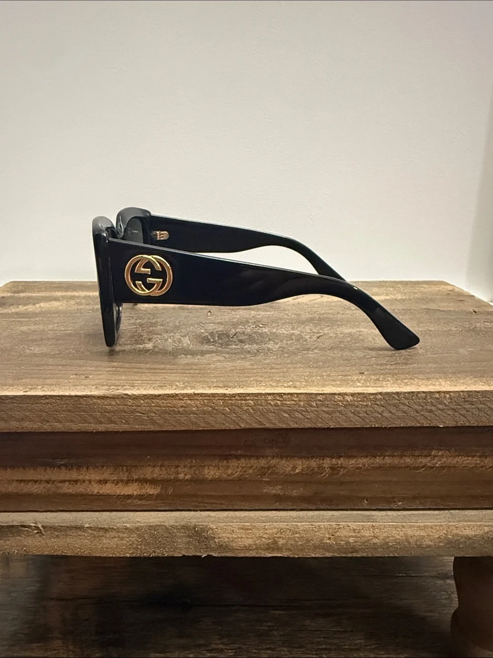 Gucci GG0141SN 001 Oversized Square Sunglasses - Black - Good Condition